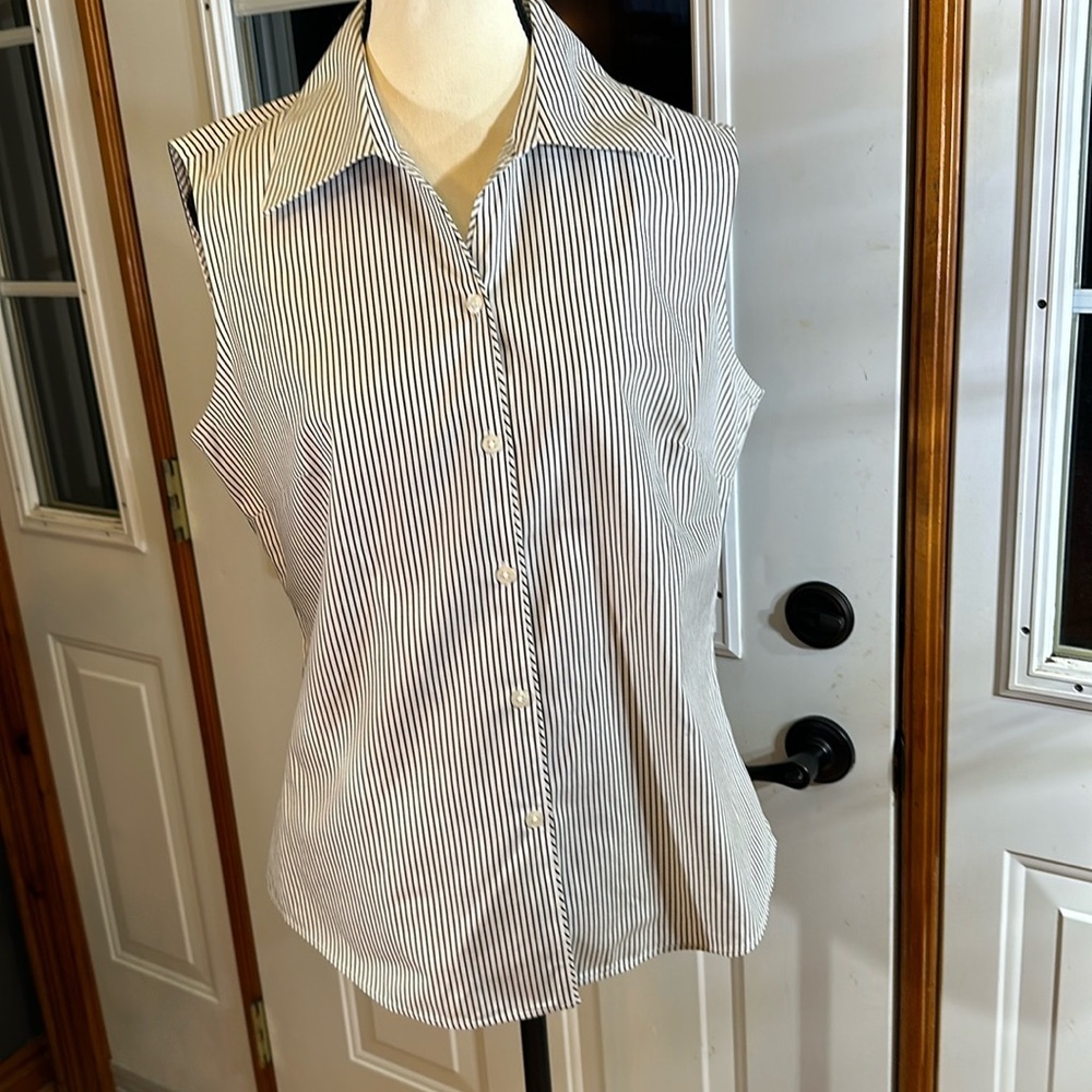 Kasper Striped Sleeveless Top